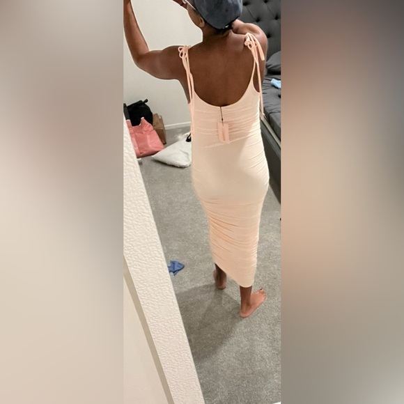 Maternity tie shoulder ruched midi dress - Picture 4 of 7